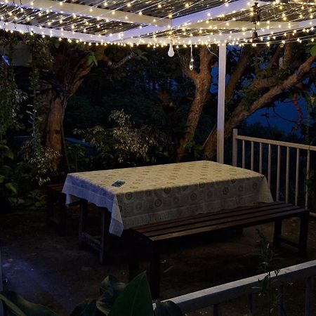 Aaravi Garden Homestay Kalimpong Bagian luar foto
