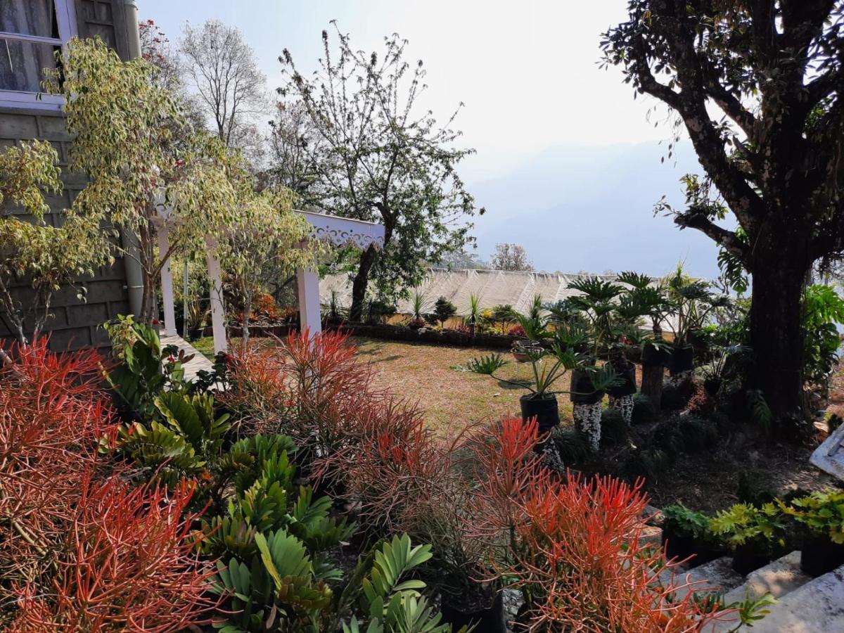 Aaravi Garden Homestay Kalimpong Bagian luar foto